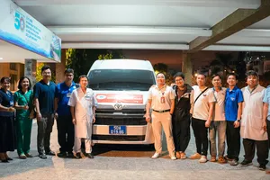 Bệnh viện Thống Nhất chi viện 10 bác sĩ hỗ trợ tỉnh Khánh Hòa