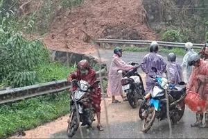 Lâm Đồng: Tạm đóng đèo Sông Pha do sạt lở