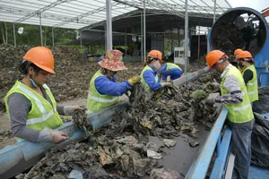 Lượng khách đến Phú Quốc tăng nhanh kéo theo áp lực lớn đối với hệ thống thu gom, xử lý rác