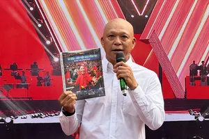 Nhiếp ảnh gia Nguyễn Á và hành trình vì một Việt Nam vững tin