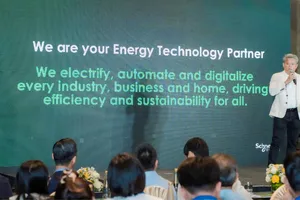Ông Đặng Nguyễn Ngữ, Phó Tổng Giám đốc Schneider Electric Việt Nam và Campuchia phát biểu tại sự kiện