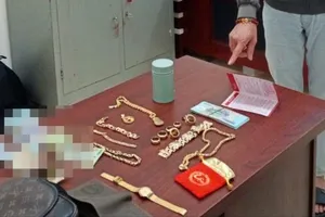 Khánh Hòa: Bắt giữ đối tượng dùng vàng giả đổi lấy vàng thật