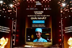 Vietnam Airlines lần đầu tiên được trao giải tại hạng mục Chiến dịch tái định vị thương hiệu ấn tượng với chiến dịch “Vạn dặm nâng niu”