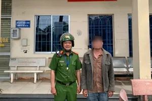 Lấy lại được tiền chuyển nhầm, người dân gửi thư cảm ơn công an phường