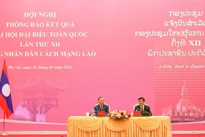Tổng Bí thư, Chủ tịch nước Lào Thongloun Sisoulith thông báo kết quả Đại hội Đảng Nhân dân Cách mạng Lào lần thứ XII