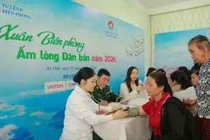 Khám, cấp thuốc miễn phí và khánh thành nhà “Đại đoàn kết” cho người dân ở Hà Tĩnh