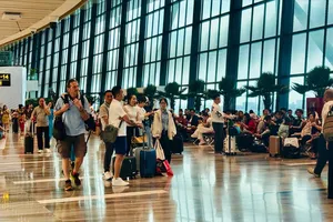 Hôm nay 7-2, sân bay Tân Sơn Nhất khai thác 915 chuyến bay với 135.000 lượt khách