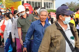 “Chuyến xe mùa xuân” đưa 2.000 sinh viên, người lao động khó khăn về quê đón tết