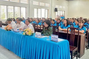Các đại biểu và cán bộ Hội Phụ nữ phường Tân Thới Hiệp tham gia họp mặt mừng Xuân Bính Ngọ 2026