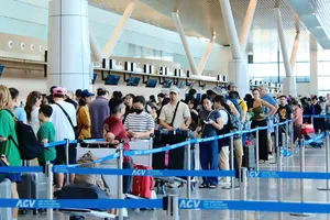 Ngày 10-2, sân bay Tân Sơn Nhất khai thác 1.015 chuyến bay với gần 145.000 lượt khách