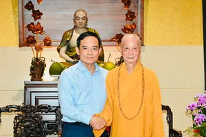Bí thư Thành ủy TPHCM Trần Lưu Quang thăm, chúc tết chức sắc, chức việc tiêu biểu các tôn giáo