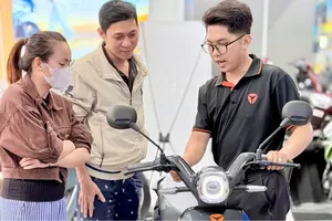 Xe máy điện Yadea Oris thu hút người mua sắm dịp cuối năm