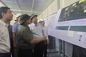 Thủ tướng Phạm Minh Chính kiểm tra tuyến cao tốc Bắc - Nam đoạn qua Đắk Lắk