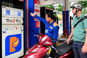 Thủ tướng yêu cầu bảo đảm cung ứng xăng dầu cho sản xuất, kinh doanh và tiêu dùng