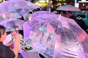 Ánh sáng khá phức tạp nhưng Camera S26 Ultra cho bức hình lung linh