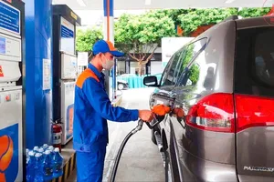 Giữ nguyên giá xăng dầu theo kỳ điều hành ngày 12-3