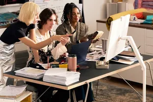 LG Smart Monitor Swing với thiết kế đa năng, ứng dụng thông minh