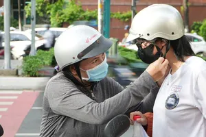 Cùng con vượt khó...