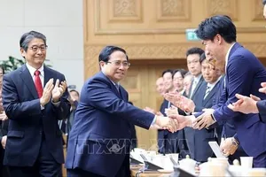 Thủ tướng Phạm Minh Chính với các doanh nghiệp Nhật Bản. Ảnh: TTXVN