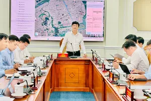 Nghiên cứu hạ tầng mới như đường trên cao, đường ven sông để giảm ùn tắc