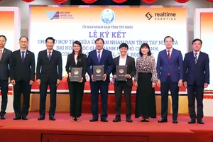 Lãnh đạo Đại học Quốc gia TPHCM, tỉnh Tây Ninh và Công ty CP Real-Time Robotics ký kết hợp tác xây dựng hệ sinh thái UAV