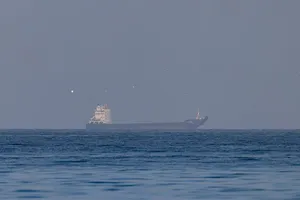 Duy trì dòng chảy tối thiểu của hàng hóa thiết yếu