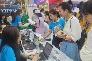 Tour giá "mềm" hút khách tại Hội chợ Du lịch quốc tế Việt Nam 2026