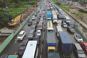 Đẩy mạnh ứng dụng công nghệ số giải quyết ùn tắc giao thông, ô nhiễm môi trường