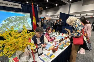 Giữ gìn tiếng Việt ở xứ sở lá phong