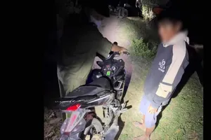 Khánh Hòa: Công an đổi 10kg gạo lấy pô xe độ chế