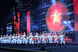 Đoàn quân nhạc diễu hành tại chương trình "Tự hào là người Việt Nam 2026". Ảnh: HÀ VƯƠNG