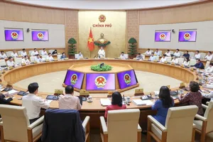 Thủ tướng Lê Minh Hưng chủ trì phiên họp Chính phủ thường kỳ tháng 4, chiều 4-5. Ảnh: VIẾT CHUNG