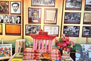 Người sống mãi trong lòng nhân dân