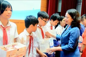Hành động quyết liệt để bảo vệ trẻ em trên môi trường mạng