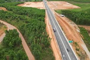 Hai trạm dừng nghỉ trên cao tốc Quảng Ngãi – Quy Nhơn chậm tiến độ 