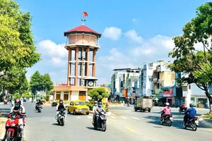 Ký ức trong tiếng còi tầm Nhà Tròn