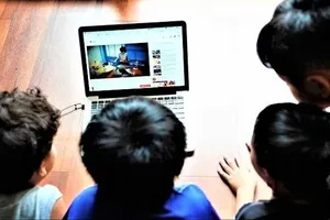 Nếp nhà - “tấm khiên” bảo vệ trẻ trên không gian mạng