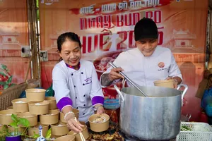 Bún bò Huế xác lập kỷ lục Việt Nam tại "Huế - Kinh đô Ẩm thực 2026"
