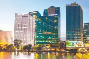 Trung tâm Tài chính quốc tế Việt Nam tại TPHCM nhìn từ bến Bạch Đằng. Ảnh HOÀNG HÙNG