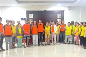 Khởi tố vụ án đánh bạc bằng hình thức cá độ bóng đá, bắt giữ 26 đối tượng