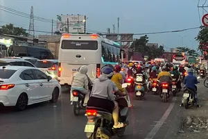 TPHCM rà soát điểm nghẽn, xây dựng giải pháp giảm ùn tắc giao thông