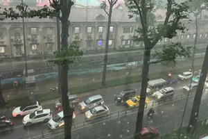 Chiều và đêm 14-8: Mưa dông gia tăng ở Bắc bộ và Nam bộ