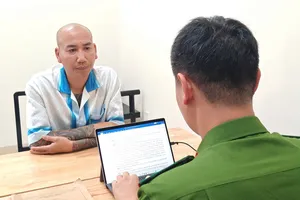 Khởi tố vợ chồng Phú Lê