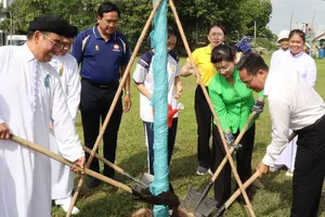 Khánh thành “Vườn cây Đại đoàn kết” ven bờ Rạch Xuyên Tâm