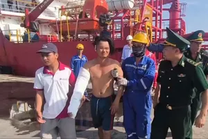 Ngư dân G.T.T. được Bộ đội Biên phòng TPHCM tiếp nhận, ngày 13-9