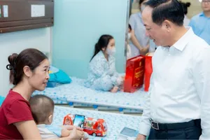 Lãnh đạo Đảng, Nhà nước thăm, tặng quà bệnh nhi dịp Tết Trung thu