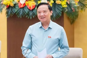 Phó Chủ tịch Quốc hội Nguyễn Khắc Định tổng kết nội dung thảo luận. Ảnh: CỔNG THÔNG TIN ĐIỆN TỬ QUỐC HỘI 