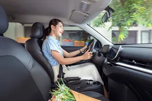 Trên dải sản phẩm VinFast, lợi thế trước bạ còn đi cùng loạt ưu đãi của chương trình “Vì tương lai xanh” lần 2
