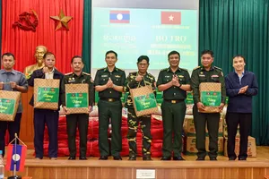 TP Huế hỗ trợ người dân huyện Kà Lừm (Lào) khắc phục hậu quả mưa lũ