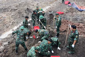 Tìm thấy thêm 12 hài cốt liệt sĩ tại Công viên Lê Thị Riêng
